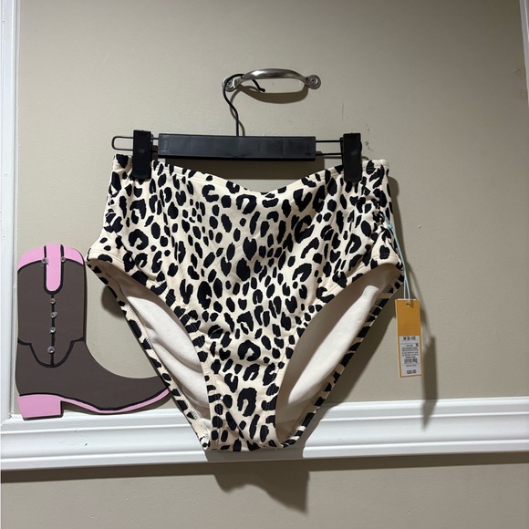 Kona Sol Black and Cream Bikini - Picture 1 of 4